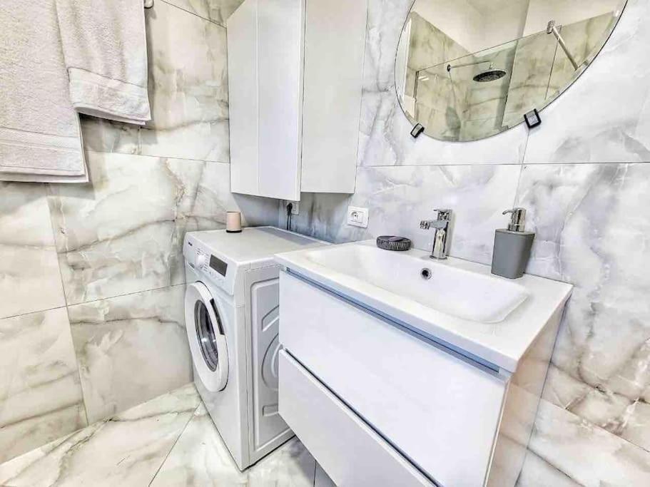 53° Bs Skanderbeg City Center Comfort Tirana Extérieur photo